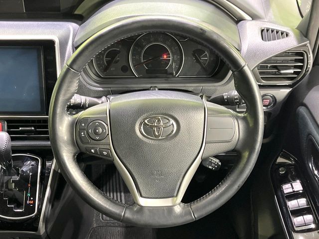 TOYOTA VOXY 2017 Image 31