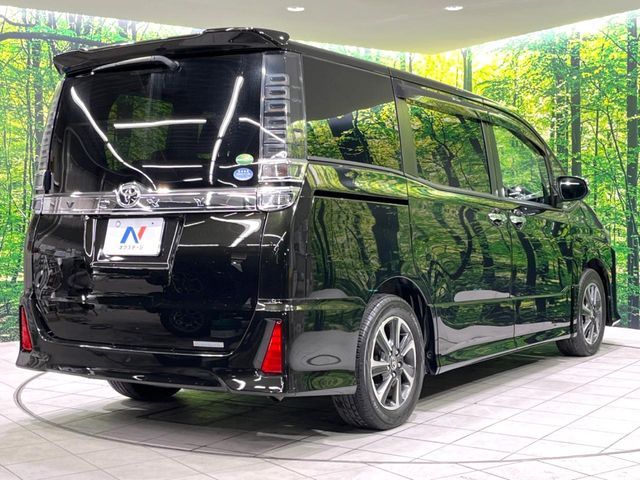 TOYOTA VOXY 2017 Image 31