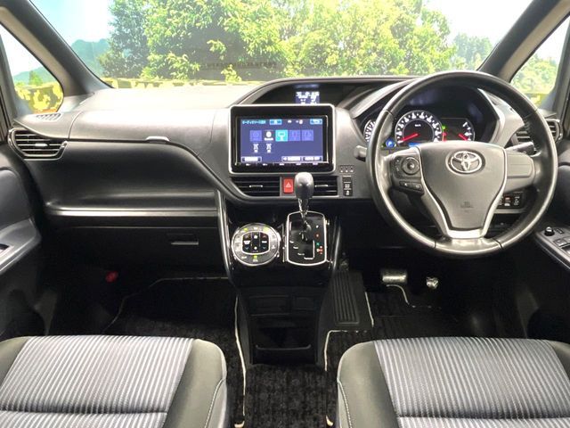 TOYOTA VOXY 2017 Image 31