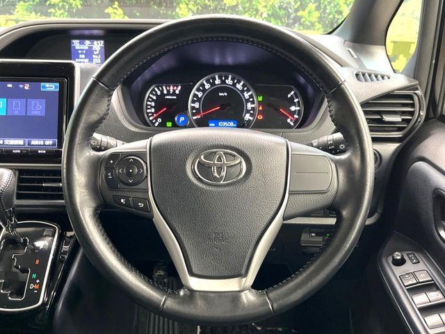 TOYOTA VOXY 2017 Image 31