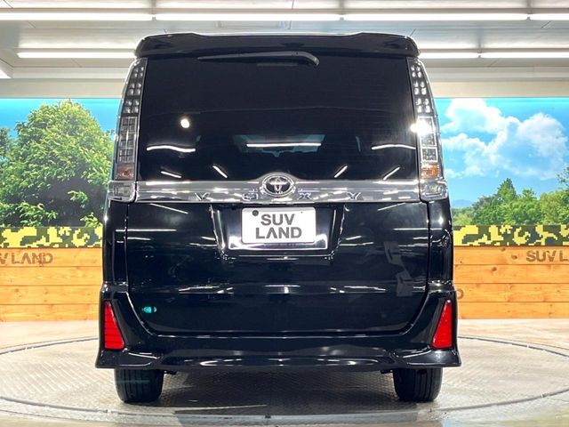 TOYOTA VOXY 2017 Image 31