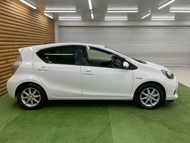 TOYOTA AQUA 2013 Image 31