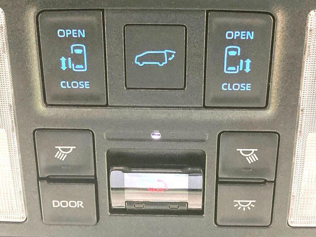 TOYOTA VOXY HYBRID 2024 Image 31