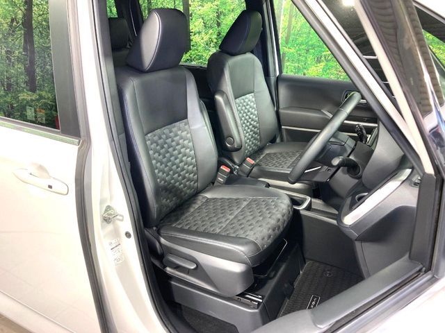 TOYOTA VOXY HYBRID 2024 Image 31