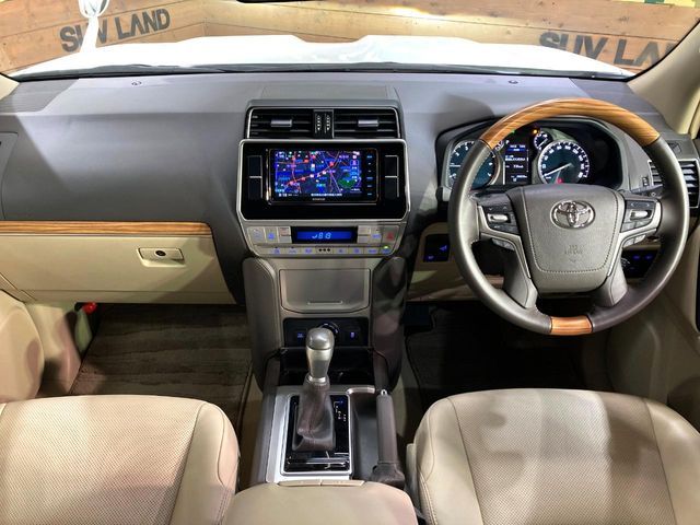 TOYOTA LANDCRUISER PRADO 2023 Image 31