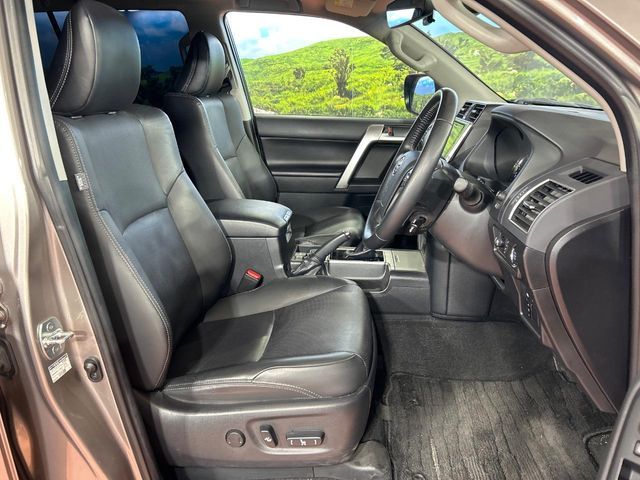TOYOTA LANDCRUISER PRADO 2023 Image 31