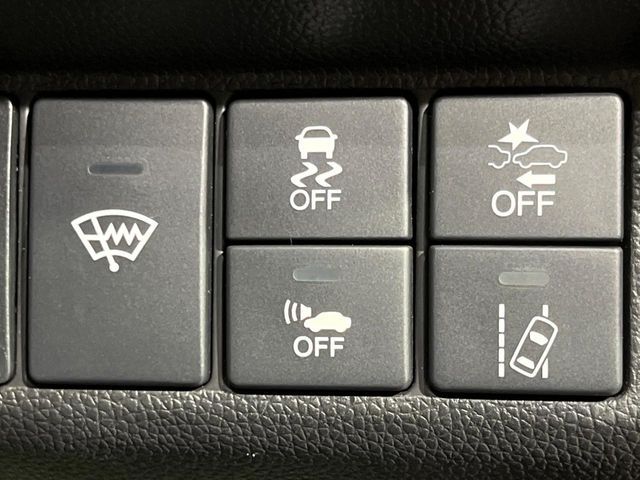 HONDA FIT HYBRID 4WD 2018 Image 31