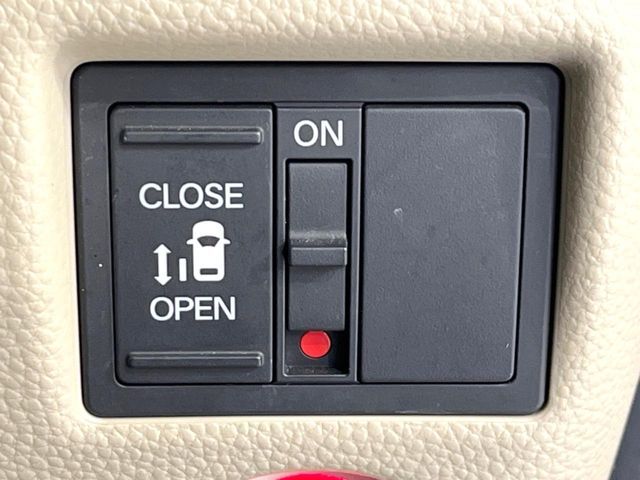 HONDA N BOX 2019 Image 31