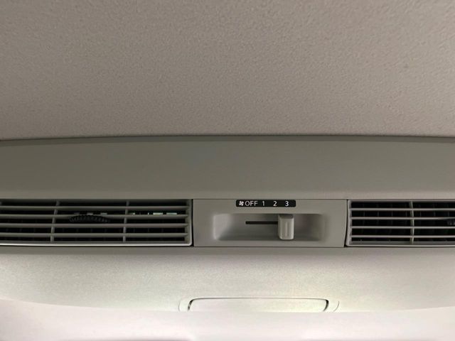 MITSUBISHI EK SPACE CUSTOM 2015 Image 31