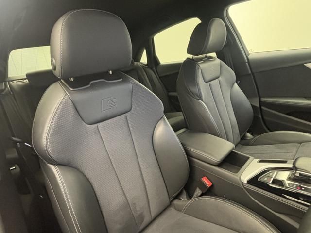 AUDI A4 2023 Image 31
