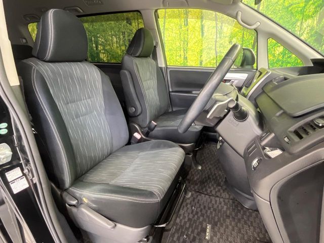 TOYOTA VOXY 4WD 2011 Image 31