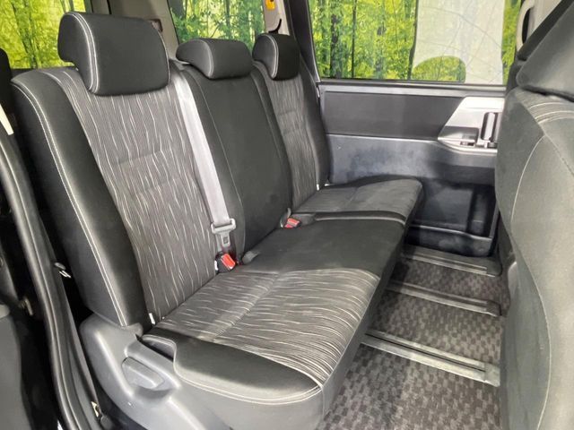 TOYOTA VOXY 4WD 2011 Image 31