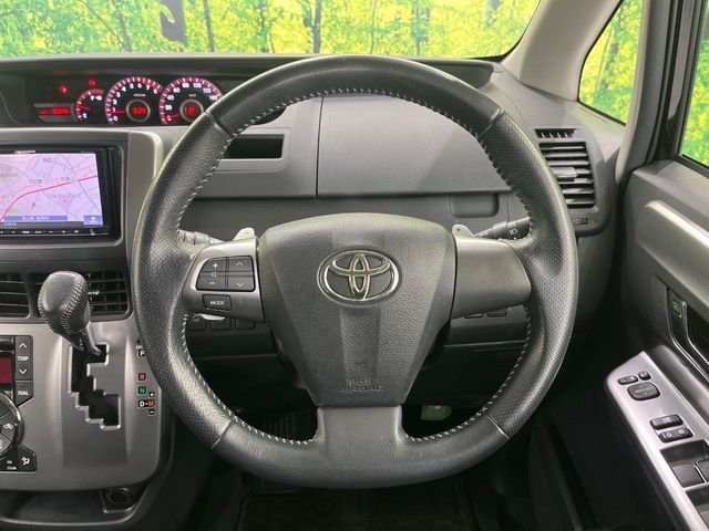 TOYOTA VOXY 4WD 2011 Image 31