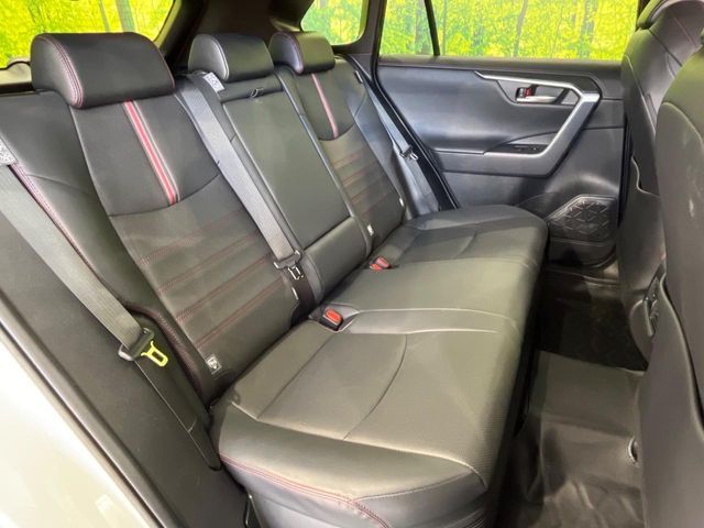 TOYOTA RAV4 PHV 2022 Image 31