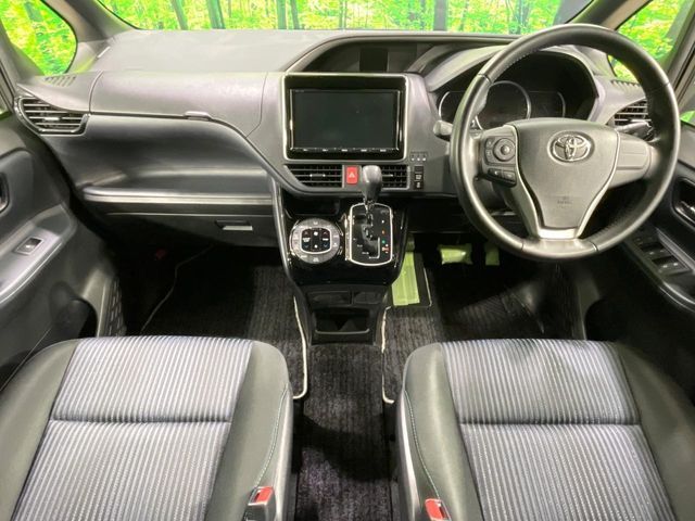 TOYOTA VOXY 2016 Image 31