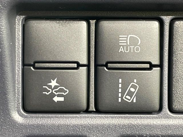 TOYOTA VOXY 2016 Image 31