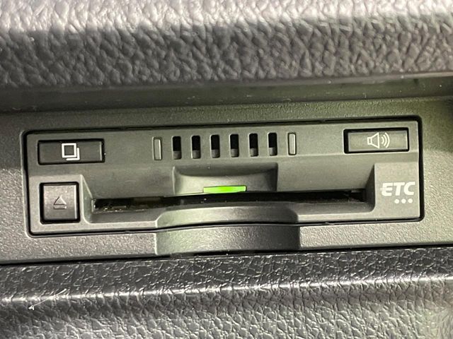 TOYOTA VOXY 2016 Image 31