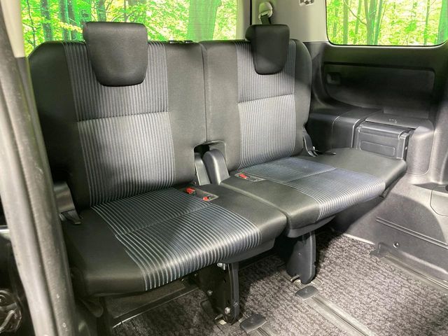 TOYOTA VOXY 2016 Image 31