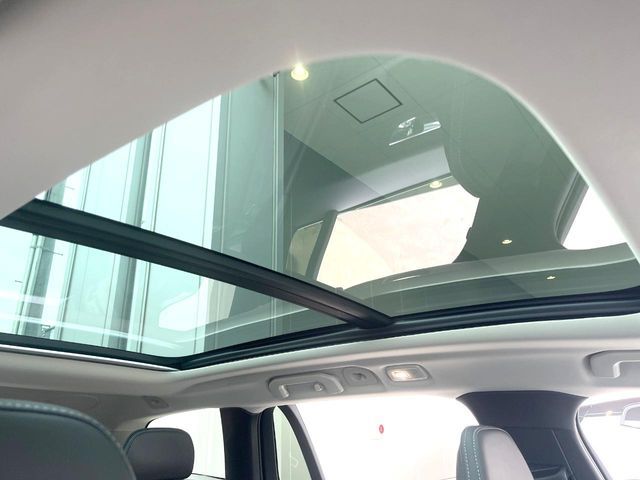 VOLVO V60 2023 Image 31