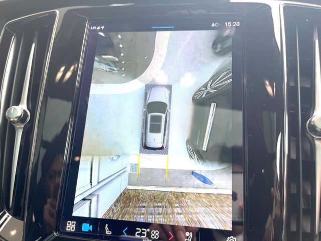 VOLVO V60 2023 Image 31