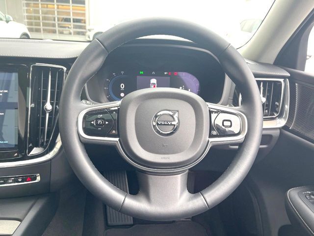 VOLVO V60 2023 Image 31
