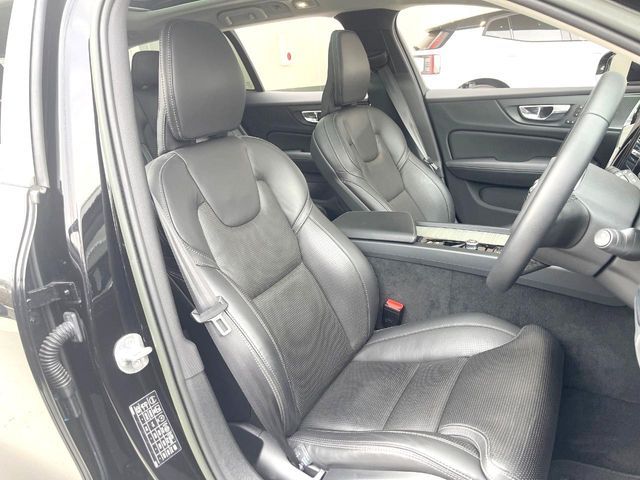 VOLVO V60 2023 Image 31