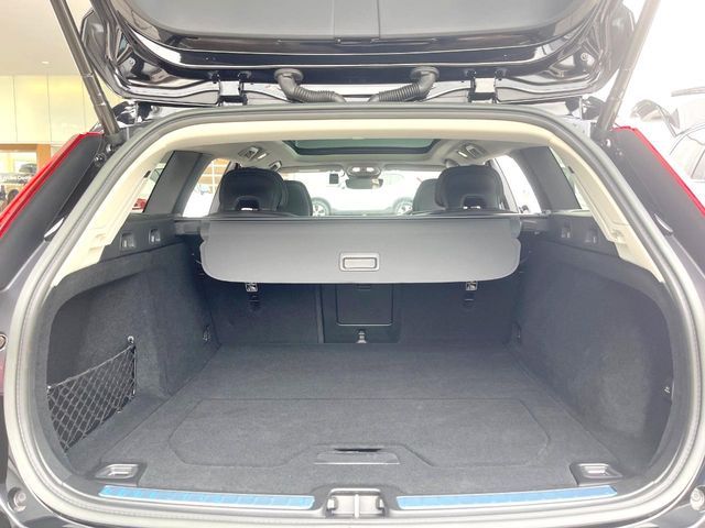VOLVO V60 2023 Image 31