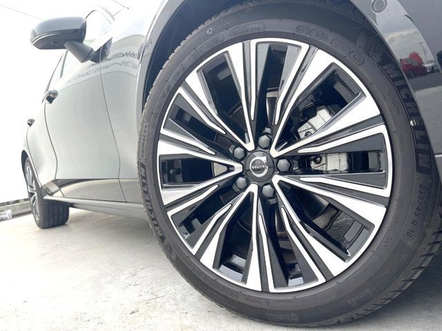 VOLVO V60 2023 Image 31