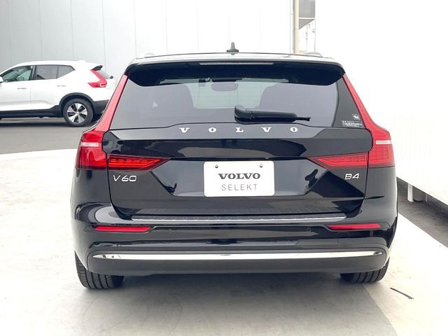 VOLVO V60 2023 Image 31