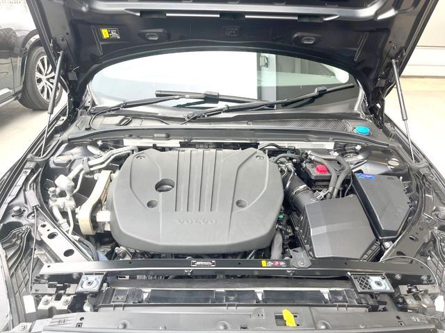 VOLVO V60 2023 Image 31