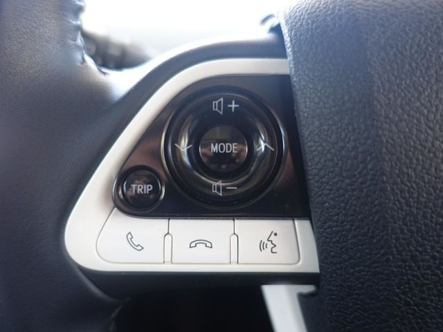 TOYOTA PRIUS 2016 Image 31