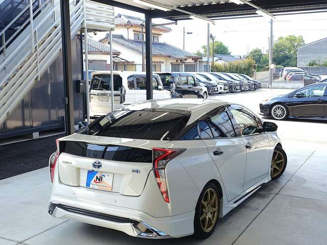 TOYOTA PRIUS 2017 Image 31