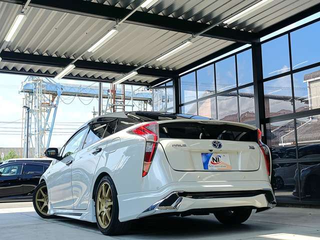 TOYOTA PRIUS 2017 Image 31