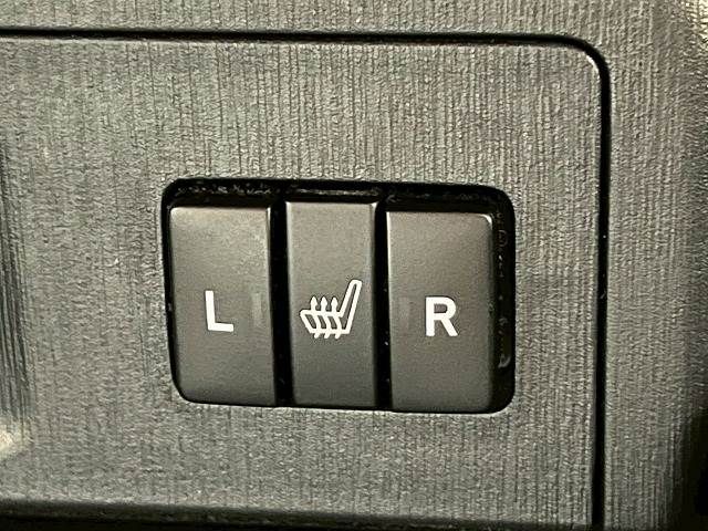 TOYOTA PRIUS ALPHA 2017 Image 31