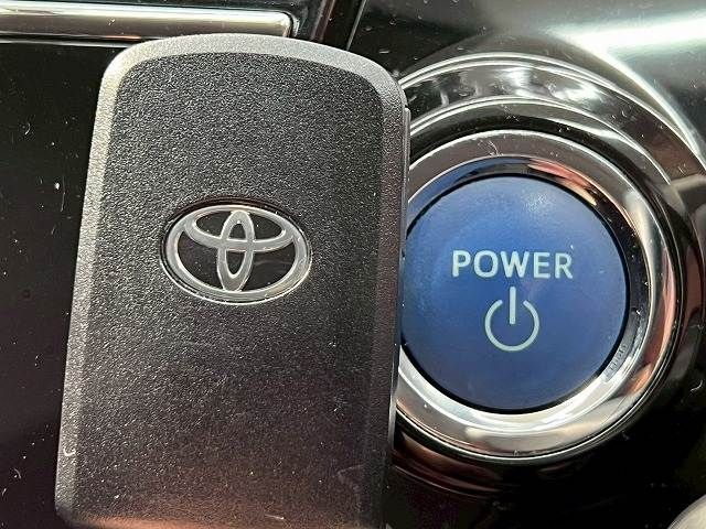 TOYOTA PRIUS ALPHA 2017 Image 31