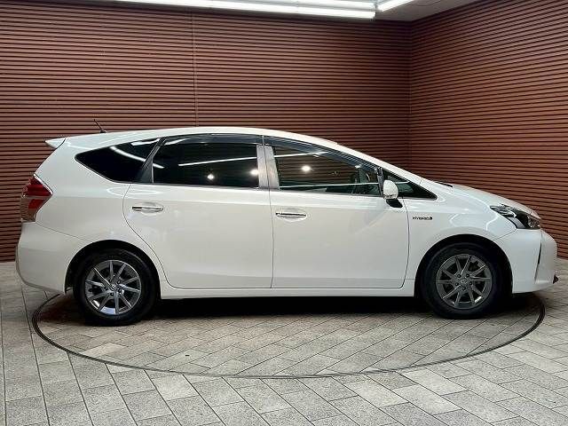 TOYOTA PRIUS ALPHA 2017 Image 31