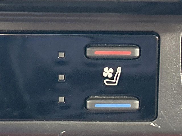 TOYOTA RAV4 HYBRID 4WD 2023 Image 31