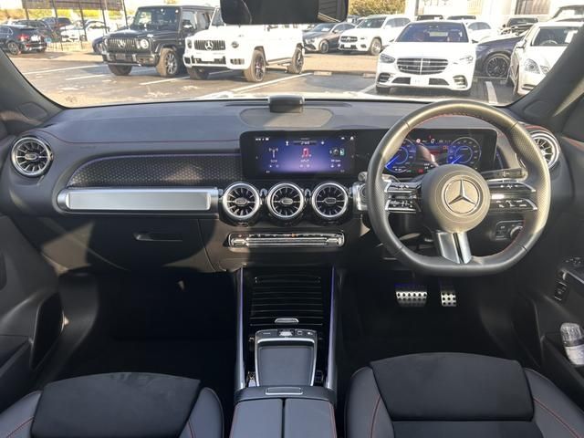 MERCEDES BENZ EQB 2025 Image 31