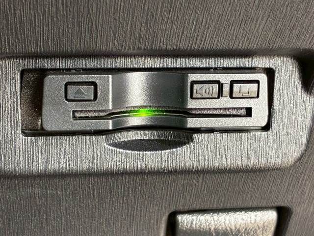 TOYOTA PRIUS ALPHA 2015 Image 31