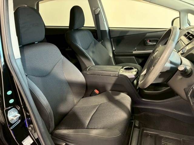 TOYOTA PRIUS ALPHA 2015 Image 31