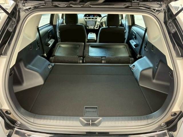 TOYOTA PRIUS ALPHA 2015 Image 31