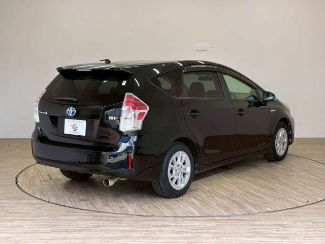 TOYOTA PRIUS ALPHA 2015 Image 31