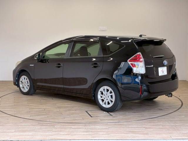 TOYOTA PRIUS ALPHA 2015 Image 31