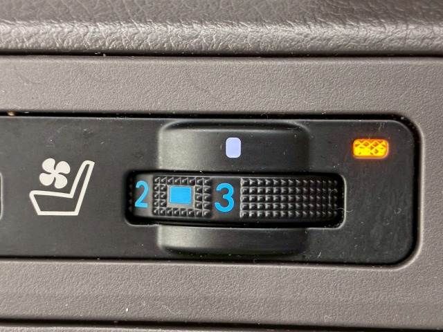 TOYOTA LANDCRUISER PRADO 2023 Image 31