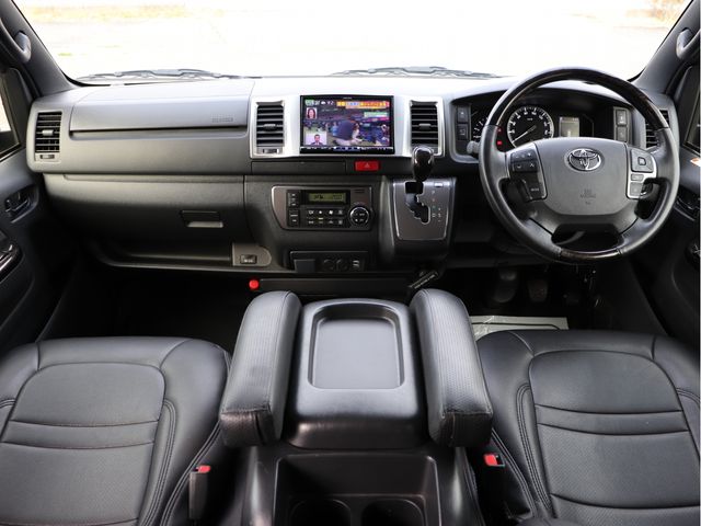 TOYOTA HIACE VAN 4WD 2022 Image 31