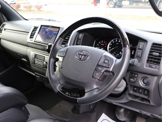 TOYOTA HIACE VAN 4WD 2022 Image 31