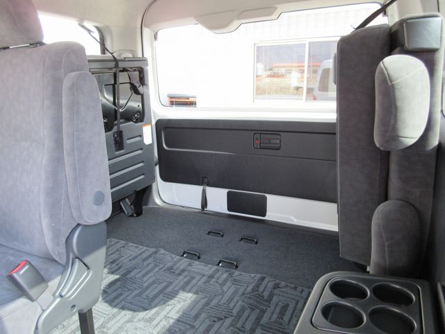 TOYOTA HIACE WAGON 4WD 2026 Image 31