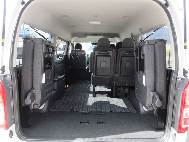 TOYOTA HIACE WAGON 4WD 2026 Image 31