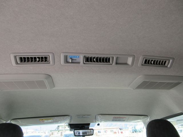 TOYOTA HIACE WAGON 4WD 2026 Image 31