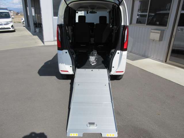 HONDA N BOX 2025 Image 31